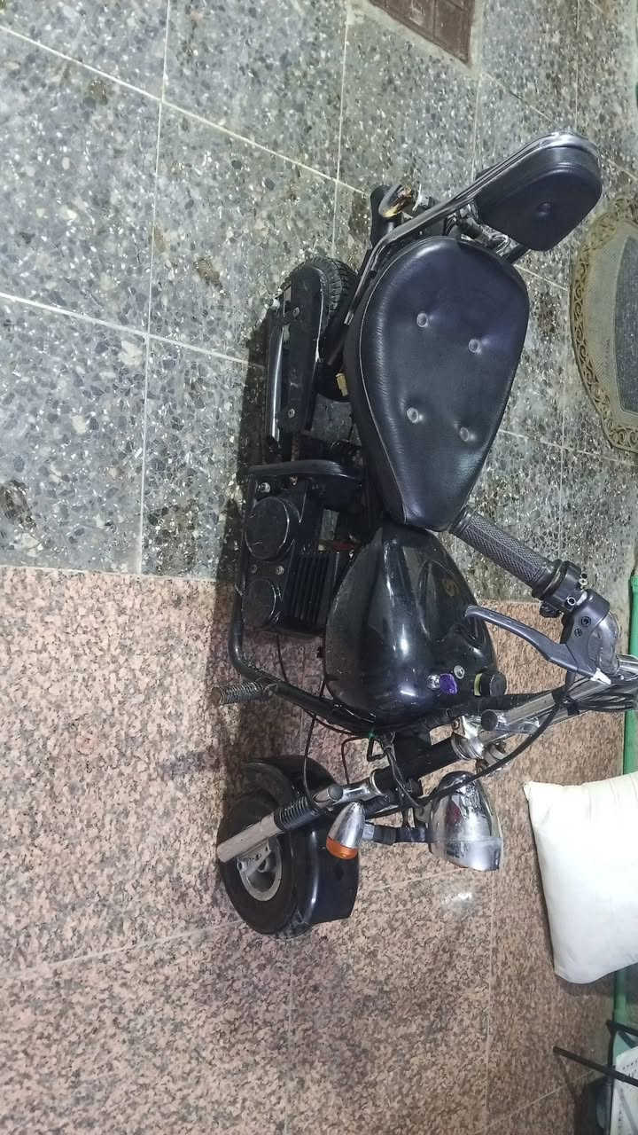 سلام عليكم مرخصت مدير الكروب دراجه كلاسيكيه صغير هالي للبيع شغاله نكره سلف و هندر مكاني بغداد البياع شرطه الخامسه عارضه ب 375 وبيه مجال رقمي ***********
