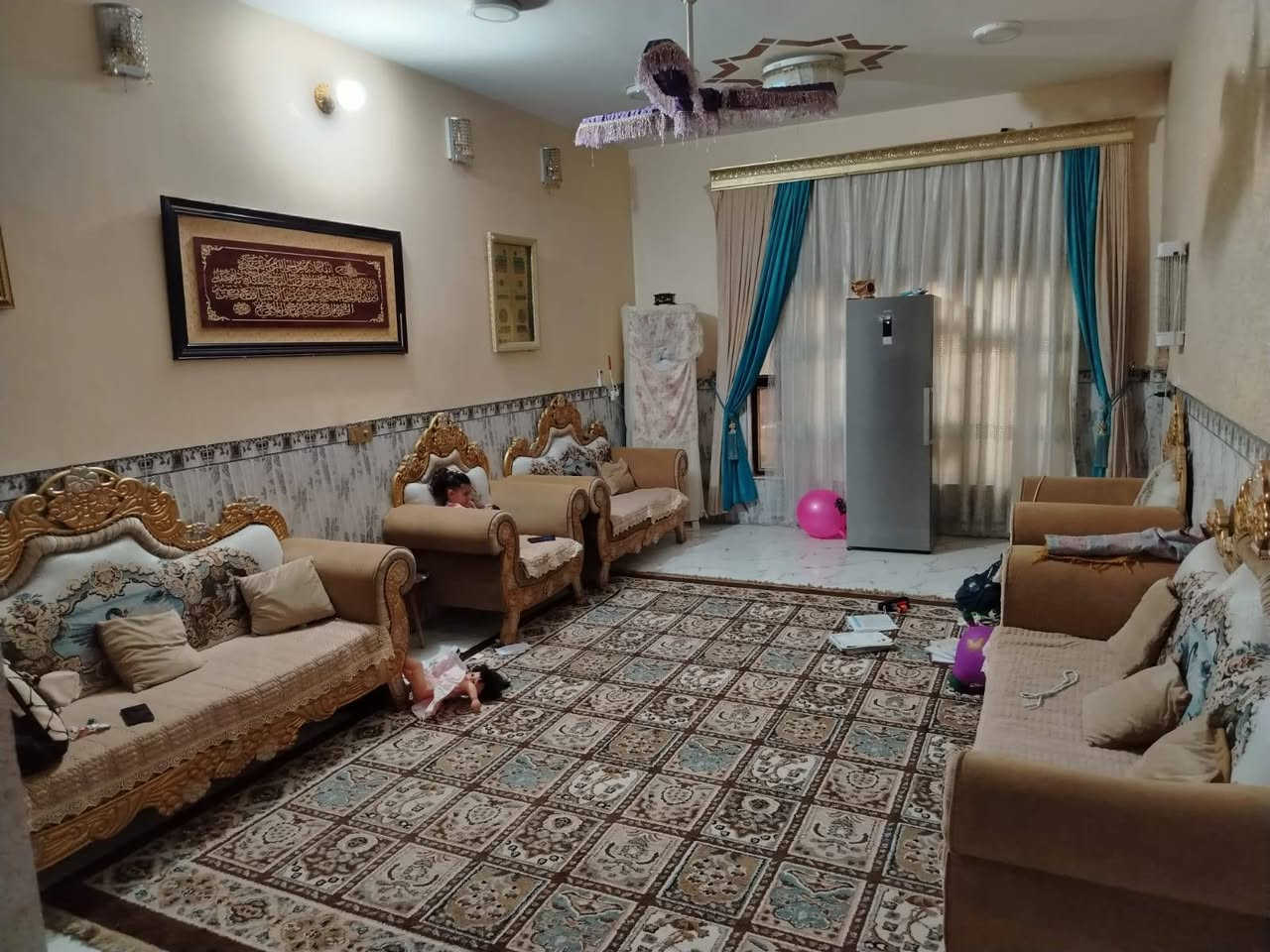 بيت 200 متر طابو صرف
منطقة حي الجامعه المربع الذهبي 
شارع 10 تبليط
طابقين جاهز
رقم صاحب الدار
*********** ابو أمير
