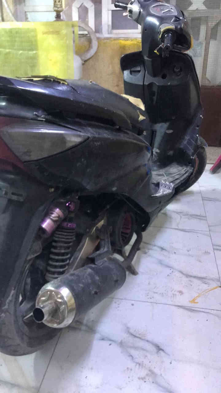 دراجه سكنس نثيه اربعه ولف محرك مشتغله شغل ممتاز بيها دبلات خلفيه وامامي تزويد وبيها سلف تزويدWF وويل رياضي كلجات امامي رياضي قايش ياماها دراجه 600وبيه مجال مكاني بصره شارع الوفود
