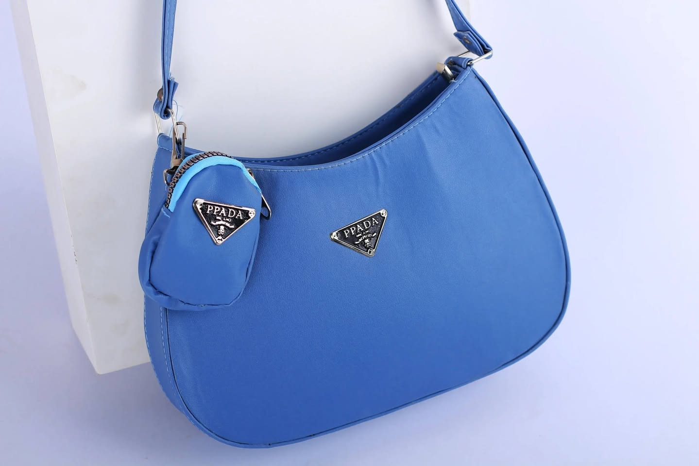 مجمع الفرقان للتنزيلات 
العنوان #الفلاحيه شارع المركز 
توصيل متوفر 🚕#مجاني


**إذا كنت صاحب هذا الإعلان وتريد حذفه لأي سبب، رجاءا أرسل رسالة إلى الدعم الفني**