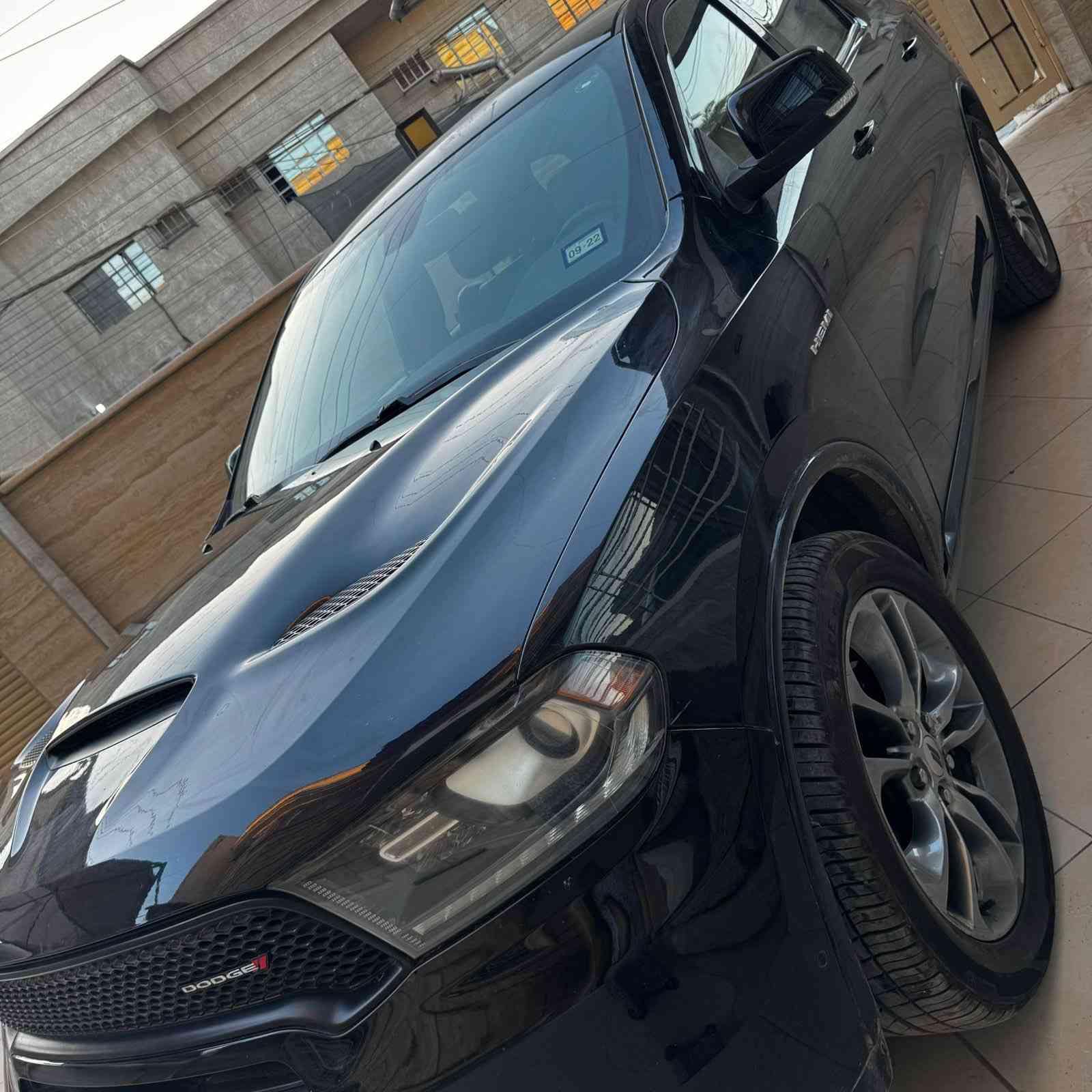 السلام عليكم
للبيع دورنكو R/T 2020 ✔️🚗
ماشية 100 الف km 
لون اسود 
7 راكب 
محرك 5700  // 8 سلندر // دفع رباعي
السيارة كلين ما بيهه ولا قطعة صبغ 
محرك و كير وكالة و كفالة
بدون ايربالك بدون دواخل 
السيارة تخبل ما بيهه اي نقوصات 
رقم الشاصي 1C4SDHCT5LC162579
المواصفات:-
دخول ذكي 
مقاعد جلد
تبريد قطعتين
رادار امامي خلفي 
اوتو بريك مانع تصادم 
تنبيه بلمرايات 
تدفئة تبريد كشنات 
وبعد هواي مواصفات 
رقم اربيل تحويل مباشر 
السعر 27000$ وبيهه مجال بسيط 
للتواصل *********** 
و متواجد على الفيس 
مكان السيارة بغداد السيدية
