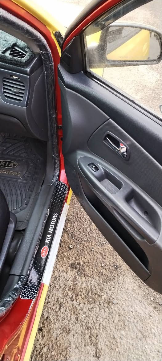 كيا ريو للبيع موديل 2008  
السعر 82 وبيها مجال
كابون بانزين موجود
السيارة مشروع وطني تحويلك موصل ووين متريد 
 السيارة جاهزة مال رزق كير مكينة كهربائيات كلها شغالة
طخم امامي خلفي كله جديد
تحكمات استيرن
جامات كهربائية
مري كهرب
ظررها جاملغ خلفي وبيها داخل الصندوق ولغد امامي خفيف
للتواصل ***********
 اسيا ***********
