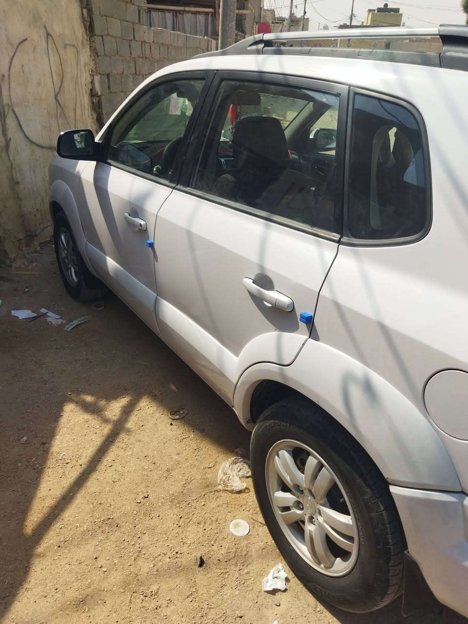 السلام عليكم 
للبيع توسان موديل 2008
كير محرك مكفولة سنويه باسمي بيه شخوط بسيطة السعر 125وبيه مجال 
باقي التفاصيل موضحه بالصور 
العنوان كربلاء المقدسة الأمن الداخلي ***********
