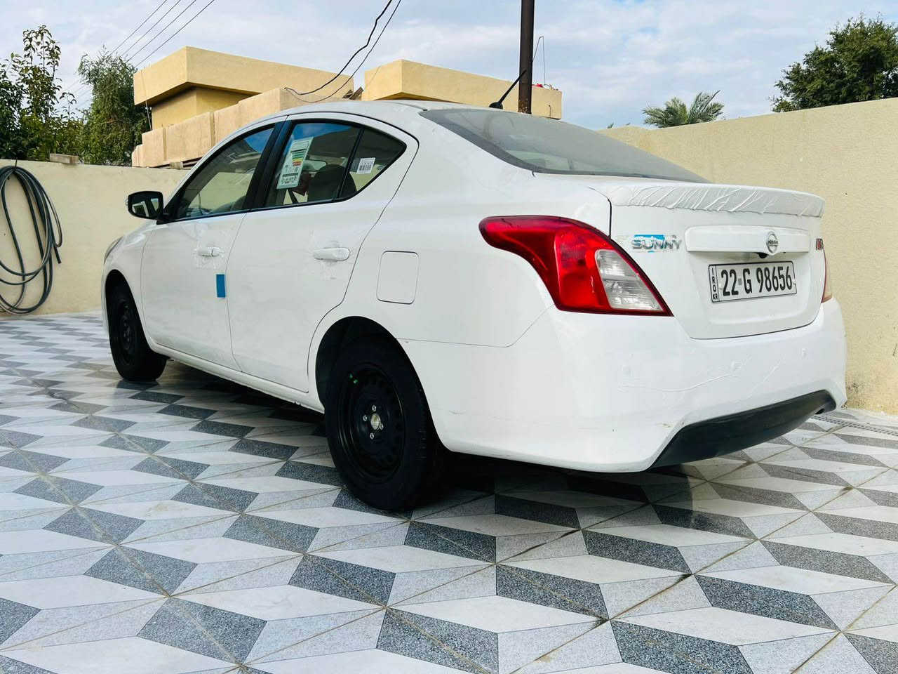 نيسان سني موديل 25 سياره جديده ماشيه ٢١ بيهه بارد بسيط وبيهه طخه من لخلف بسيطه بس سحبه بلبدنه قطره صبغ مابيهه مكفوله من تبديل ولصبغ سياره جديده مال جناي سعرهه جدا مناسب مكاني بغداد جسر ديالى *********** بغداد, العراق
