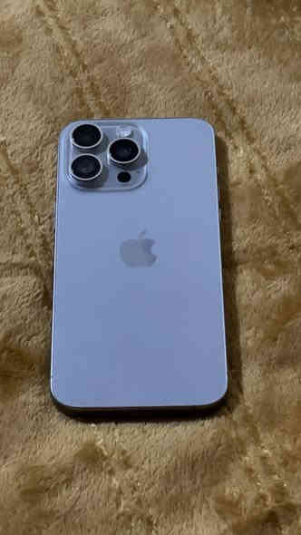 ايفون 15برو ماكس جهاز شرق اوسط مبدل شاشةتجاريه مبدل ضهر بطاريته 79 ذاكرته 256 سعر 690رقم ***********
