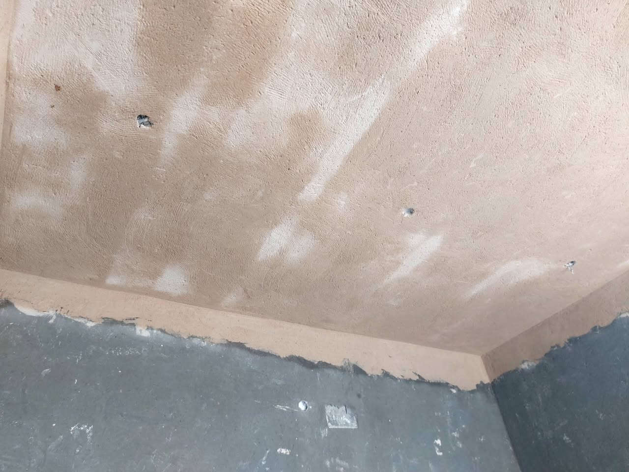 كادر لبخ متفرغ شغل نضيف وسعر مناسب
المتر ب3 آلاف   شغل مصاطر ونضافه فول وسرعه بالعمل 
***********   او بس علق وآني اراسلك
