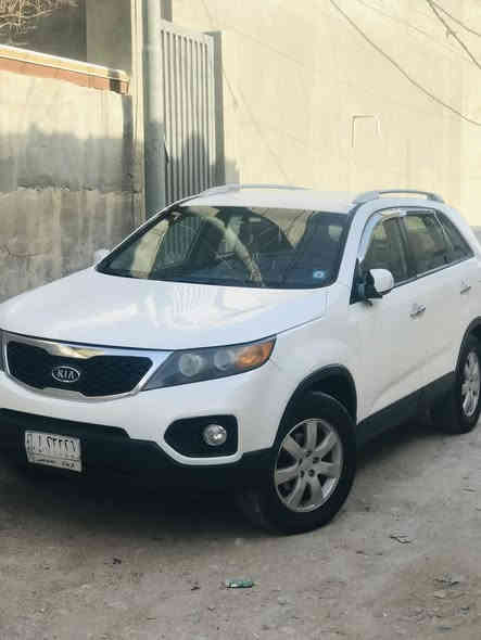 سلام عليكم كيه سورنتو موديل 2011مريكي حادث سياره محرك 2400 بابتين جهت سائق منضمه غاز بيه ***********. السعر  140 وبيه مجال
