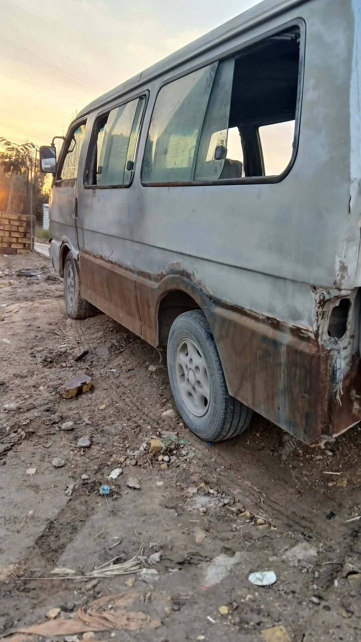 للبيع كيا بستا تفصيخ مكينه جديده  و كير واكسن جدد باور كله جديد رقم احمر كوم حديد السعر ١٠ وبيهه مجال مكاني بابل رقم ***********
