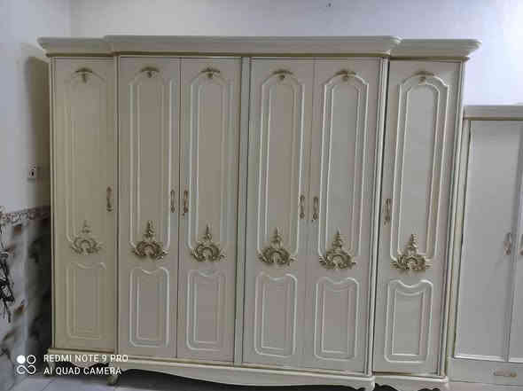 السلام عليكم. غرفه سته ابواب مستخدمه شي قليل 
نضيفه كلش بعدي جديده 
تزكام نجاره عراقيه والصبغ حراري مال سيارات 
 للتواصل اكثر مراسله واتساب ***********
هو ع الصفحه
