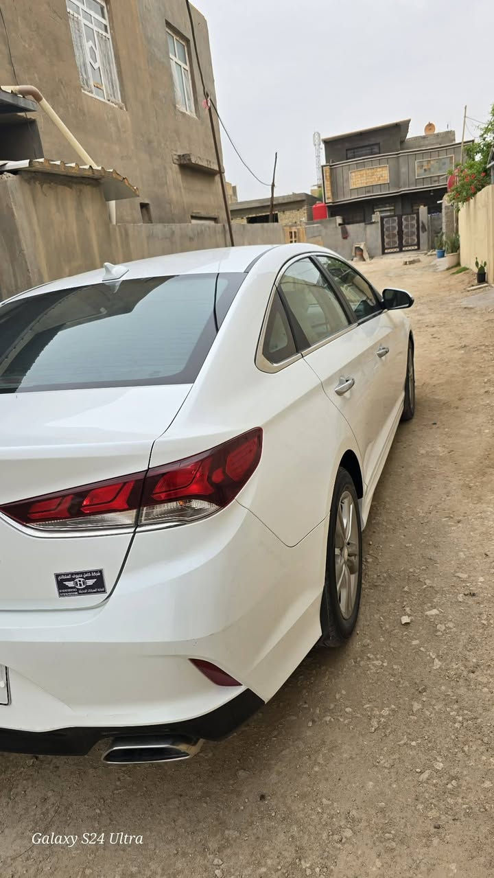 السلام عليكم سوناتا وارد امريكي 2019 محرك 2400 ليبل واحد بدون تبديل بدون ايرباك حادثها جاملغ أمامي جهه السايق  مصلح نفسه فول عدا الفتحه بدون تگشير ولا رصعات  ( بصمه ، شاشه ، تحكمات درگه ودشبول ، رادارات جميع الاتجاهات ، تبريد بيانو ، تبريد خلفي، اشاير بالمري ، شحن واير لس ،بصمة ابواب ) رقمها بابل ( دولي )  سعر ع الخاص مكان السيارة بابل للتواصل ‏‪0780 505 2041‬‏ بي واتساب
