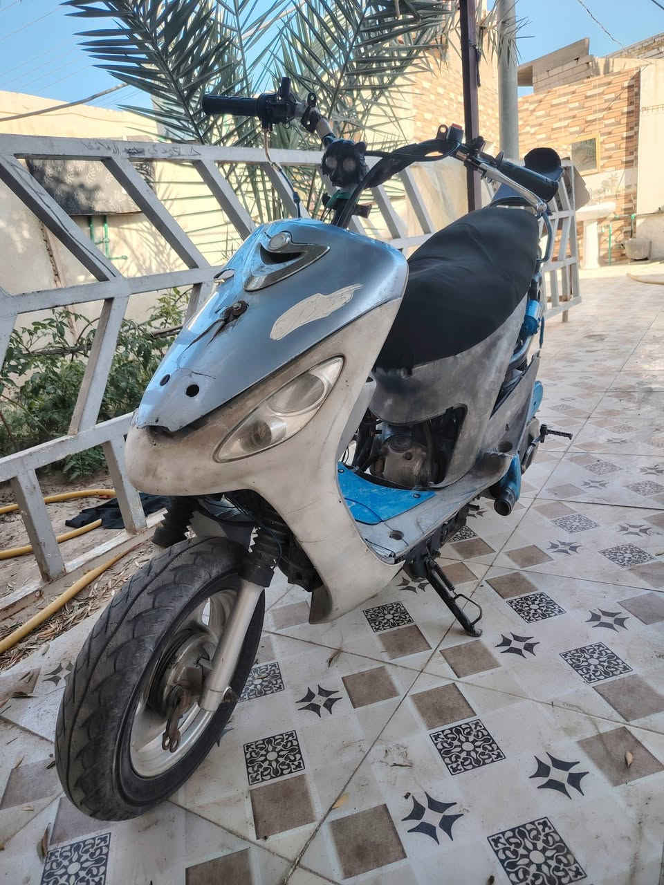 ماكس منغولي للبيع، مكينة نضرة وبداخلها غراض جديدة (تانكي وباتري جديد). السلف شغال بس يحتاج شخاطة، والهندر شغال. بيها لايت بومة ونشرات زرق ورا. السعر 275 قفل منعاً للإحراج.
العنوان : ناصريه - قضاء البطحاء


**إذا كنت صاحب هذا الإعلان وتريد حذفه لأي سبب، رجاءا أرسل رسالة إلى الدعم الفني**