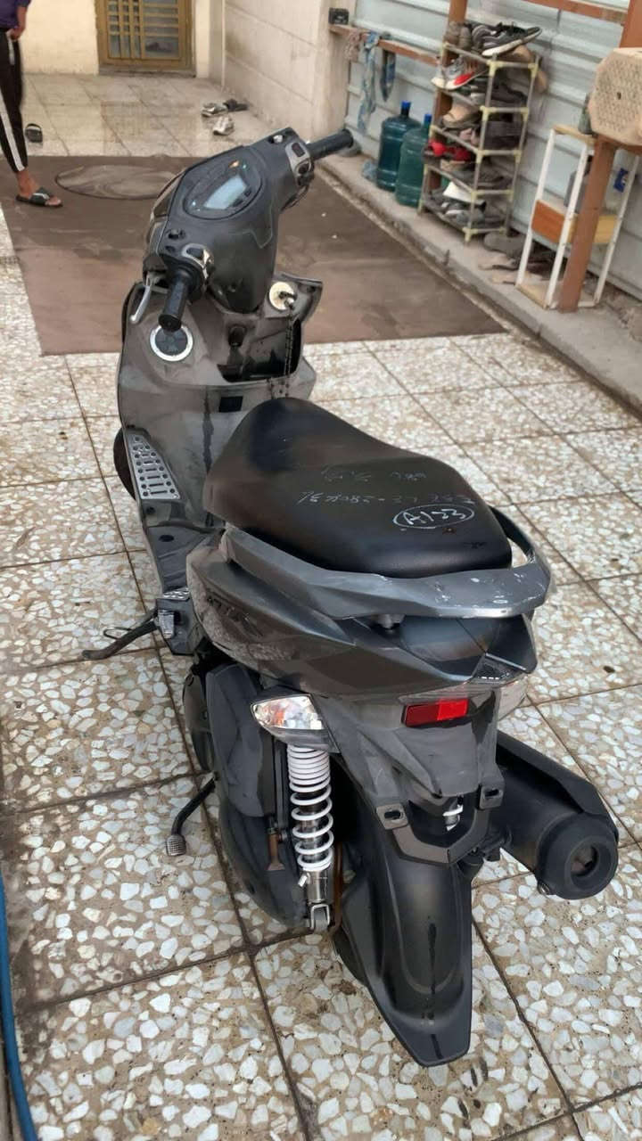 السلام عليكم شباب GTRللبيع دراجة خير من الله بس الكفر الامامي مبدل بيهة الدراجة كاملة مكملة بيهة سستم صوت شلعة ومعدل يخبلن السعر واحد ومية وبيهة مجال للشراي مكاني البياع تقاطع درويش***********
