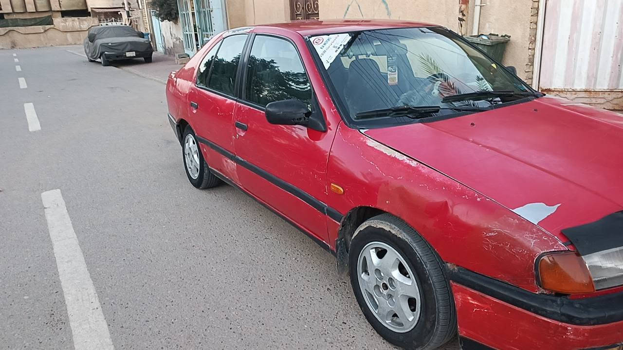سياره نيسان بريمير موديل 92
 جاهزة تخم تاير 
كما موضح بالصور 
رقمها مميز السياره بأسمي رقم دولي تحويل ثاني يوم 
النقص اللي بيها مشط ستيرن جبنه بي 
20 ورقه وبيها مجال حك الجيه 
متواجد على النت 
مكان السياره كربلاء... طويريج


**إذا كنت صاحب هذا الإعلان وتريد حذفه لأي سبب، رجاءا أرسل رسالة إلى الدعم الفني**