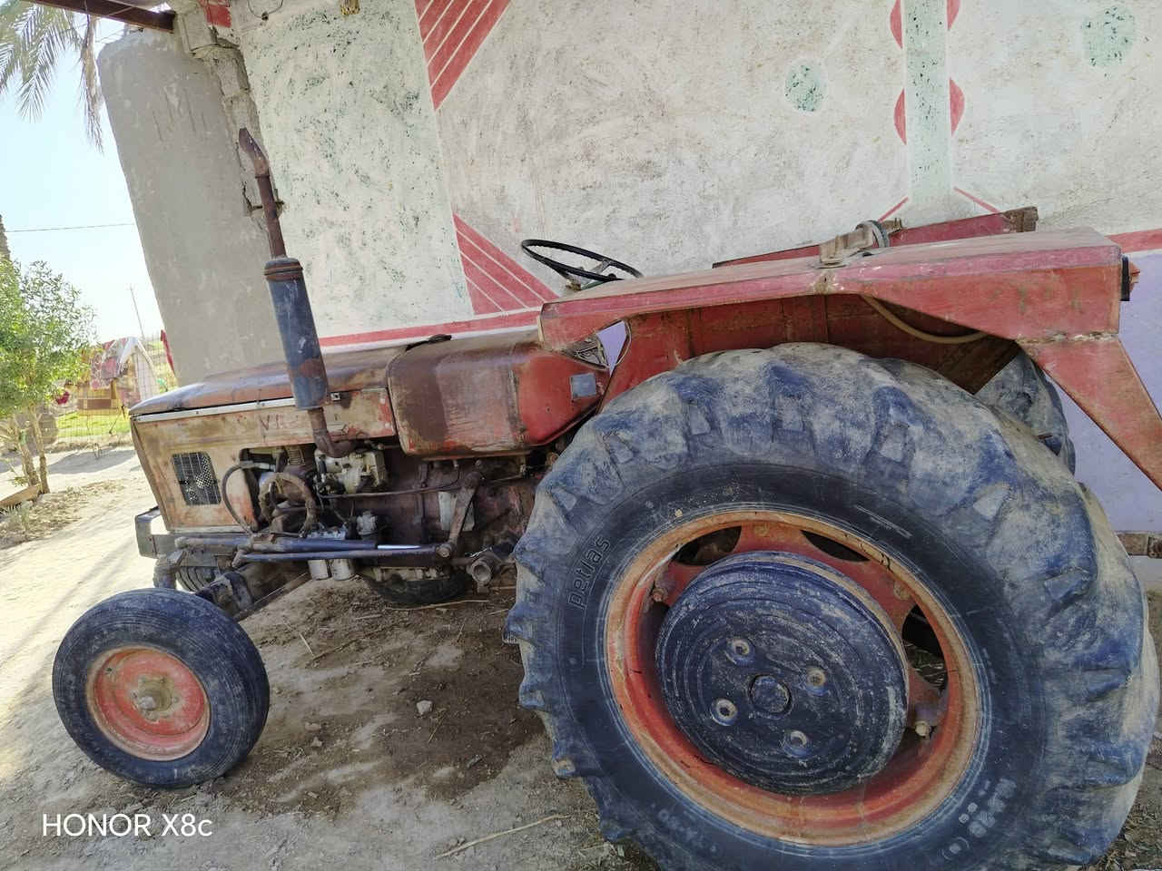 السلام عليكم مكينه البيع نضيفه السعرثلث ملايين لعنوان لجسر لسابع منطقت لدايره ***********
