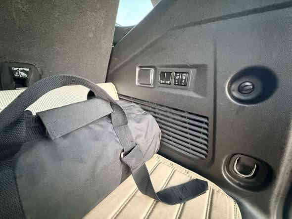 تاهو 2023 رقم اربيل باسمي فول جكات ماشيه 85 الف كيلو مغلفه بالكامل *********** السعر 570 مكانها كربلاء
