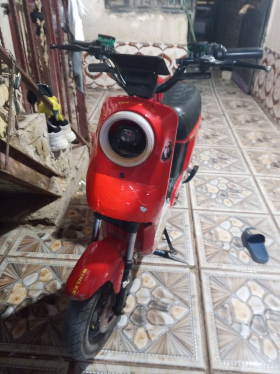 سلام عليكم دراجه للبيع R9 ست بطاريات الدراجه خير من الله بس نقص ضفيره 2025 الرقم ***********
