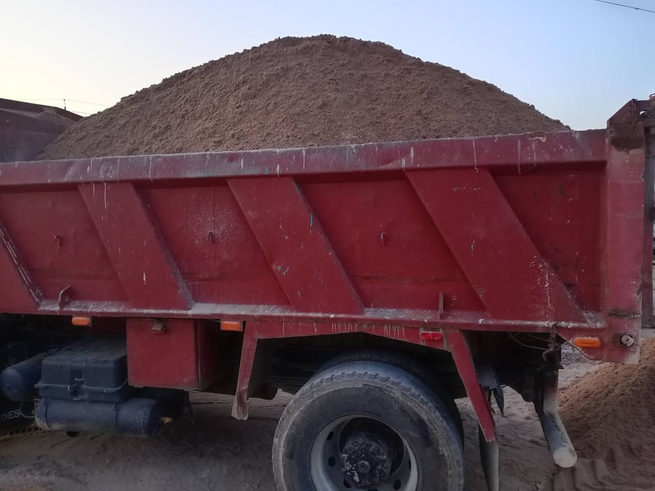 يوجد مواد بناء كافت مواد بناء 
حمل فول.                طن سمنت ٩٥
تك رمل ١٤٠.                تك حصو ١٥٥
كنتر رمل ٤٠.               كنتر حصو ٤٥
كنتر مغربل ٥٠.            كنتر سبيس ٤٠
كنتر زميج 20.             كنتر تراب حلو ١٥
للاستفسار على هذا الرقم
***********

***********
