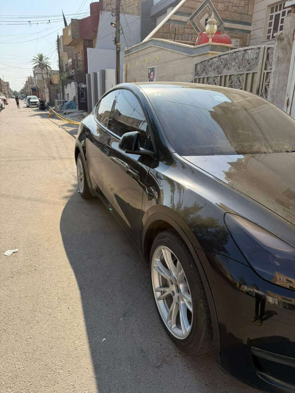 السلام عليكم 
تسلا موديل y 2023 لونج رينج دبل ماطور 
السياره اونلاين وكلش نضيفه 
ماشيه 39 الف كيلو متر 
اخر تحديث 
حادثها فقط جاملغ سرقه ورصعه بسيطه بالبنيد بدون دواخل 
للمراوس فقط مع اكورد 2025 
للاستفسار ***********
