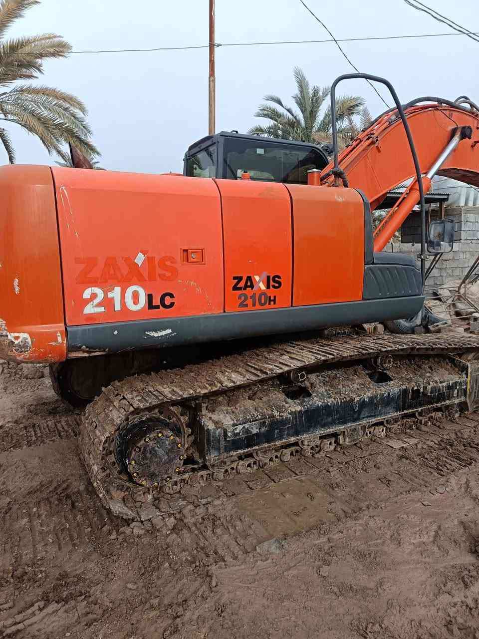 حفاره زت ٣ موديل ٢٠١٣ رقم سليماني انكليزي جاهزه من كلشي السعر ٣٥٠ ورقه وبيه مجال رقم الموبايل *********** بغداد ابو غريب
