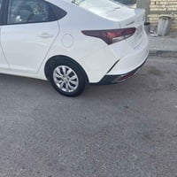 هونداي اكسنت 2021 خليجي  محرك 1600 دوش ماشية 72 الف حقيقي للبيع السيار...