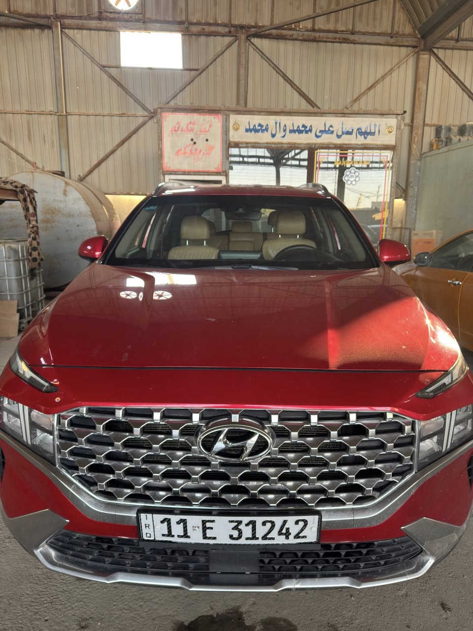 للبيع فقط 
سنتافي موديل 22وارد امريكي 
5راكب بدون ايرباك صور الحادث مرفق بالمنشور 
مكينه 2500 اربعه سلندر 
ماشيه 81الف كيلو 
السياره باسمي رقم بغداد تحويل مباشر 
مواصفات 
1-اربع وضعيات قياده
2-اوتو هولد 
3-شفتات ستيرن 
4-نظام منحدرات
5-بصمه تشغيل على بعد 
6-كامره 360 
7-نظام أندرويد وابل كار بلي
8-تدفئه كشنات
9-دفع رباعي 
10-اطفاء ذاتي  
11-شحن لاسلكي
السعر…….215 وبيها مجال حگ الجيه وبخدمتك 
عنوان ناصريه سوق الشيوخ 
***********
