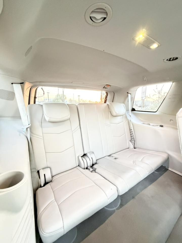 السلام عليكم
اللهم صلى على محمد وال محمد 

كاديلاك اسكاليد ٢٠١٦ luxury

السياره فول مواصفات عدا الجكات

السياره دخول جديد كتاب ضباط 

بدون ايرباك

داخل تو كلر كريمي وجوزي

كشنات منفصل 

كشنات تدفئه تبريد 

فتحه 

شاشه وسطيه 

السياره حادثهه كلش بسيط 

كسر بالايت الايسر ودعاميه نفسهه بيهه كسر مصلحه ومصبوغه

السياره مابيهه كل نقص وتخم تاير جديد 

السياره ماشيه ١٦٦ الف 

مكان السياره الديوانيه 

السعر 330

عليها نانو السيارة كامل 

رقمي ***********
