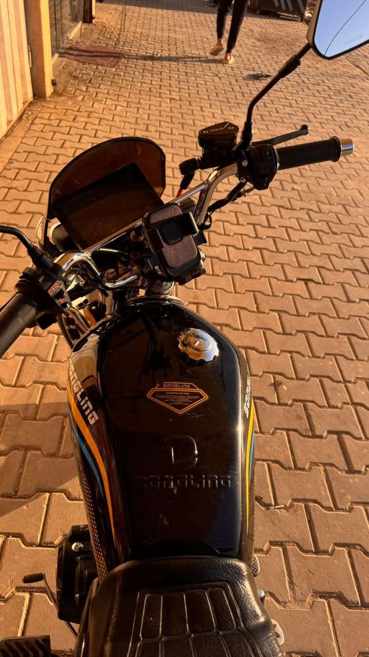 سلا عليكم دراجه سونك موديل 2026دراجه مكفوله من كلشي من كشر ومكينه وكهربائيات وبصمه دراجه نضيفه صارله شهر تقريبا اوراقه كله كامله وتاخذه من باب بيتي مكاني الطالبيه ٩٠٠ وبيه مجال ***********
