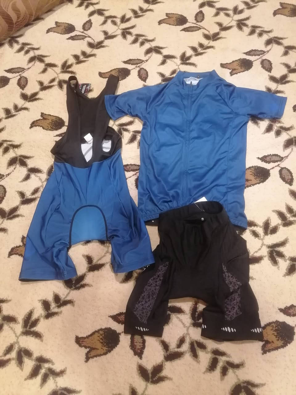 السلام عليكم يوجد بدله مال سباق الدراجات الهوائية كامله السعر 30 للستفسار خاص المكان الانبار القائم


**إذا كنت صاحب هذا الإعلان وتريد حذفه لأي سبب، رجاءا أرسل رسالة إلى الدعم الفني**