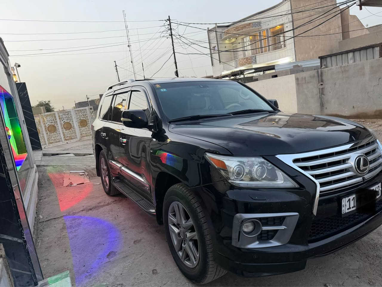 🔥 لكزز LX570 S — ملك الطرق 🔥

المواصفات الكاملة:

🚗السياره 2014

🚗 محرك 8 سلندر (V8) سعة 5.7 لتر

⚡ قوة تقريباً 362 حصان

🔄 قير أوتوماتيك 8 سرعات

🛞 دفع رباعي دائم (4WD)

⛽ خزان وقود كبير مناسب للسفر

✨ الفئة S (Sport):

• كِت رياضي خارجي (شبك + صدامات مميزة)

💺 الداخلية:

• جلد فاخر (تبريد + تسخين للمقاعد الأمامية والخلفية)

• تحكم كهربائي بالمقاعد + ذاكرة

• فتحة سقف

• ثلاجة (Cool Box)

📺 التكنولوجيا:

• شاشة وسطية كبيرة + شاشات خلفية

• نظام صوتي فاخر

• كاميرات 360 درجة

• حساسات أمامية وخلفية

• تشغيل بصمة + دخول ذكي

🛡️ الأمان:

• نظام مانع الانزلاق

• نظام المحافظة على المسار

• مثبت سرعة ذكي

• وسائد هوائية متعددة

📍 السيارة نظيفة جداً وجاهزة للفحص

💰 السعر 37500الف 

📩 للجادين التواصل خاص أو اتصال

***********

بغداد المنصور

لا تضيع الفرصة… هيبة + قوة + فخامة بسيارة وحدة! بغداد, العراق
