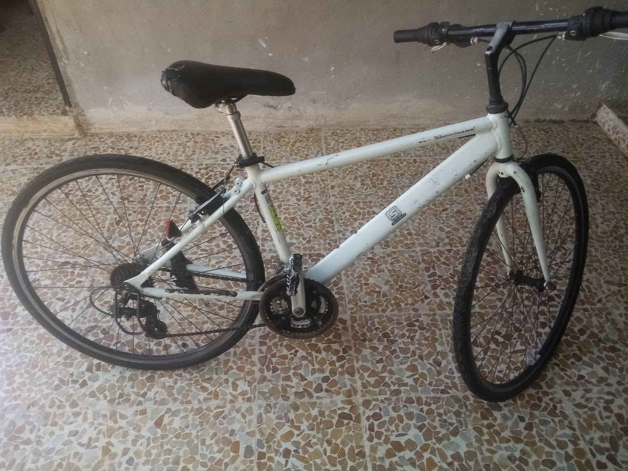 سلام عليكم  بسكل للبيع  C700 كيور شغال العنوان موصل جنب الايمن سعر 80 بمجال توصل خاص مفتوح


**إذا كنت صاحب هذا الإعلان وتريد حذفه لأي سبب، رجاءا أرسل رسالة إلى الدعم الفني**