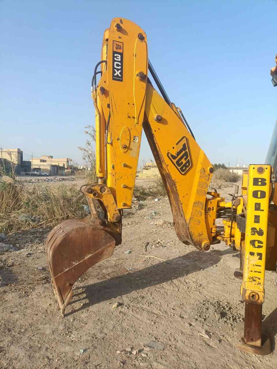 للبيع جي سي بي موديل 2006 رقم اربيل كير عادي تبريد بلاد مكينه جديد حيل وخير من الله  هاتف ***********

