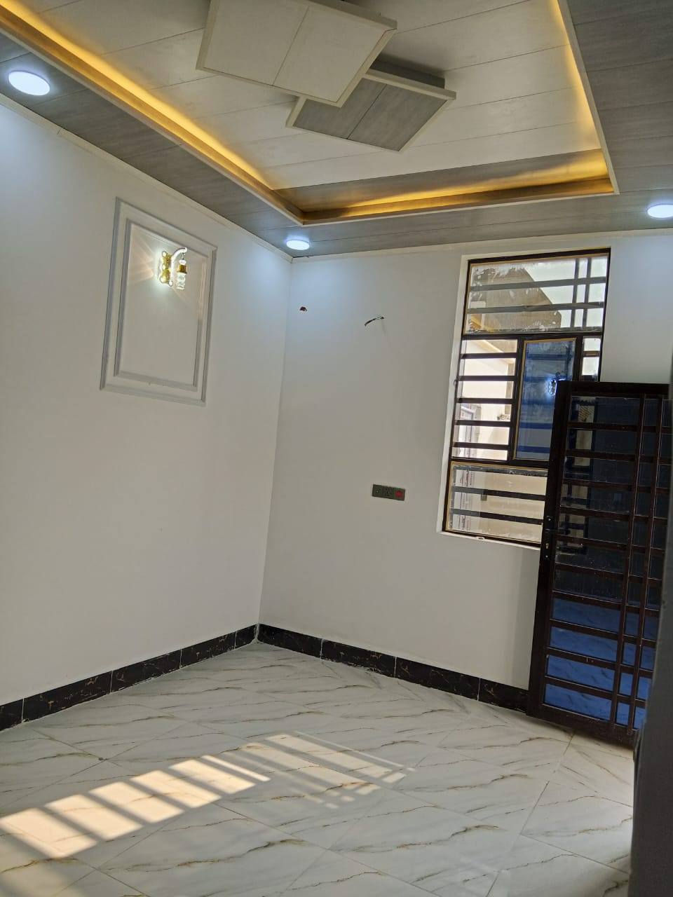 مساحه 100متر #طابو_زراعي  سند ٢٥
🤑 سعر والوحده لبيت 38🤑و
(مكتب  الفهد عمود 270
تفاصيل لبيت (( موجود🎥📷 فيديو كامل للبيت
غرفه نو2// مطبخ// صاله// استقبال// صحيات خارج وداخل 

عنوان البيت  نجف مقابل ملحق قرية لغدير 

بناء ممتاز// اساس وسقف صب 
طابوق 🧱 جمهوري

كل البيت #سقوف_ثانويه

كل الخدمات موجوده 
مدارس 🏫 سوق #تبليط 

مقابل  قرية الغدير  ***********واتساب
