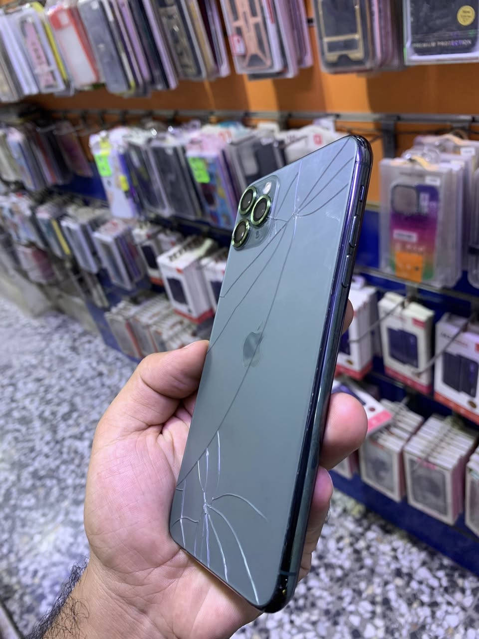 ال 11 العادي والبرو ماكس اسعار مناسبه
11 برو ماكس
ذاكره 256 
بطاريه 100 
شرق اوسط ماستر A/AA 
مبدل شاشه وبطاريه اصليات 
سعره 235 بي حك جيه 
____________________________________
11 عادي 
ذاكره 128 
بطاريه 74 بلاديه 
مبدل شاشه اصليه فيس ايدي شغال 
نضيف ومرتب ومناسب 
سعره 185 بي حك جيه 
مكاني نجف حي العسكري تقاطع الهنديه 
***********
