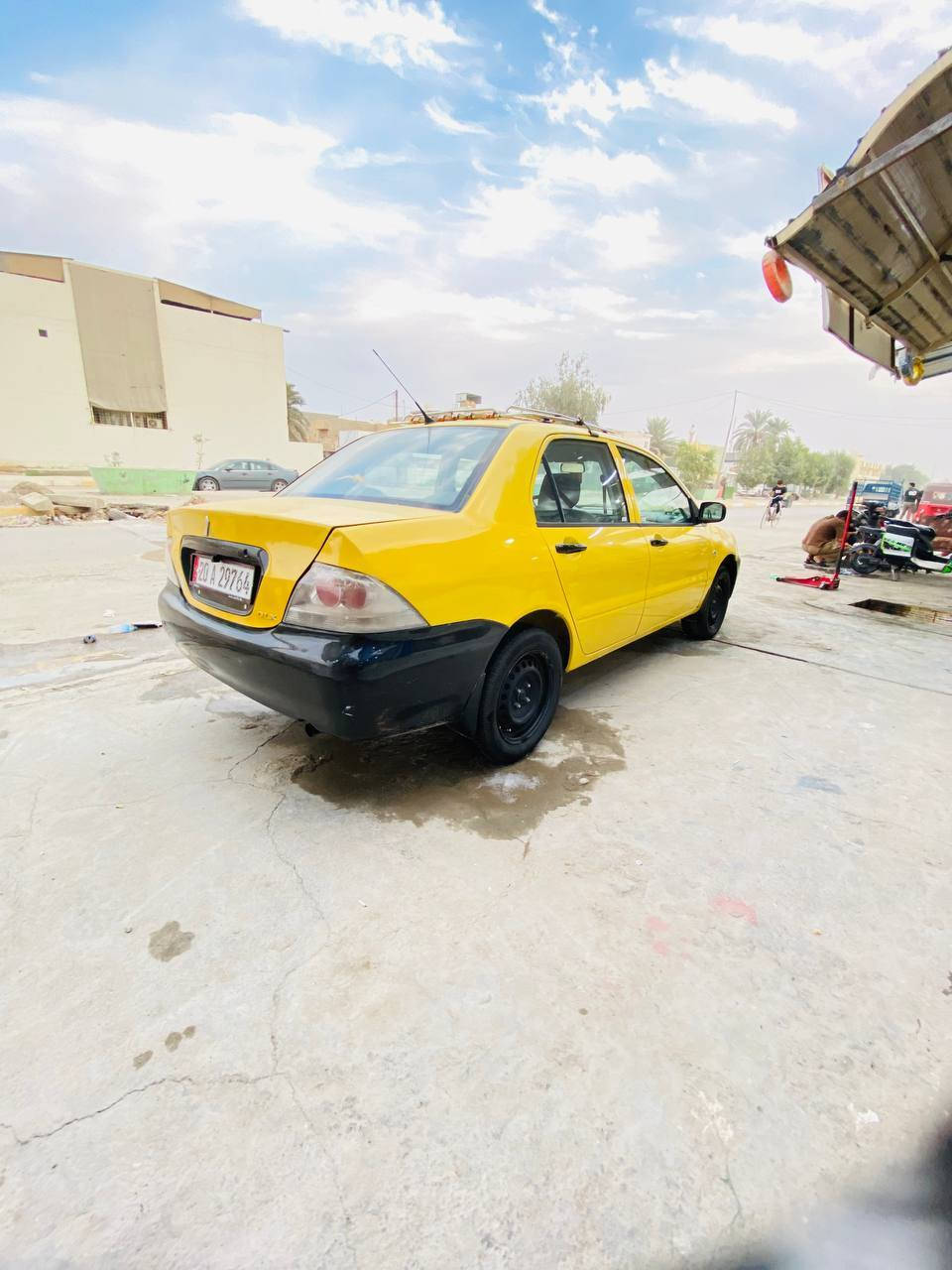 سلام عليكم لانسر 2010 مكينه 2000 سياره
رقم  جديد ديالى السياره كلش حلوه 

 مكينه مفوله تدفئه تبريد خير من الله سياره منضومه غاز رقم تلفون ***********
