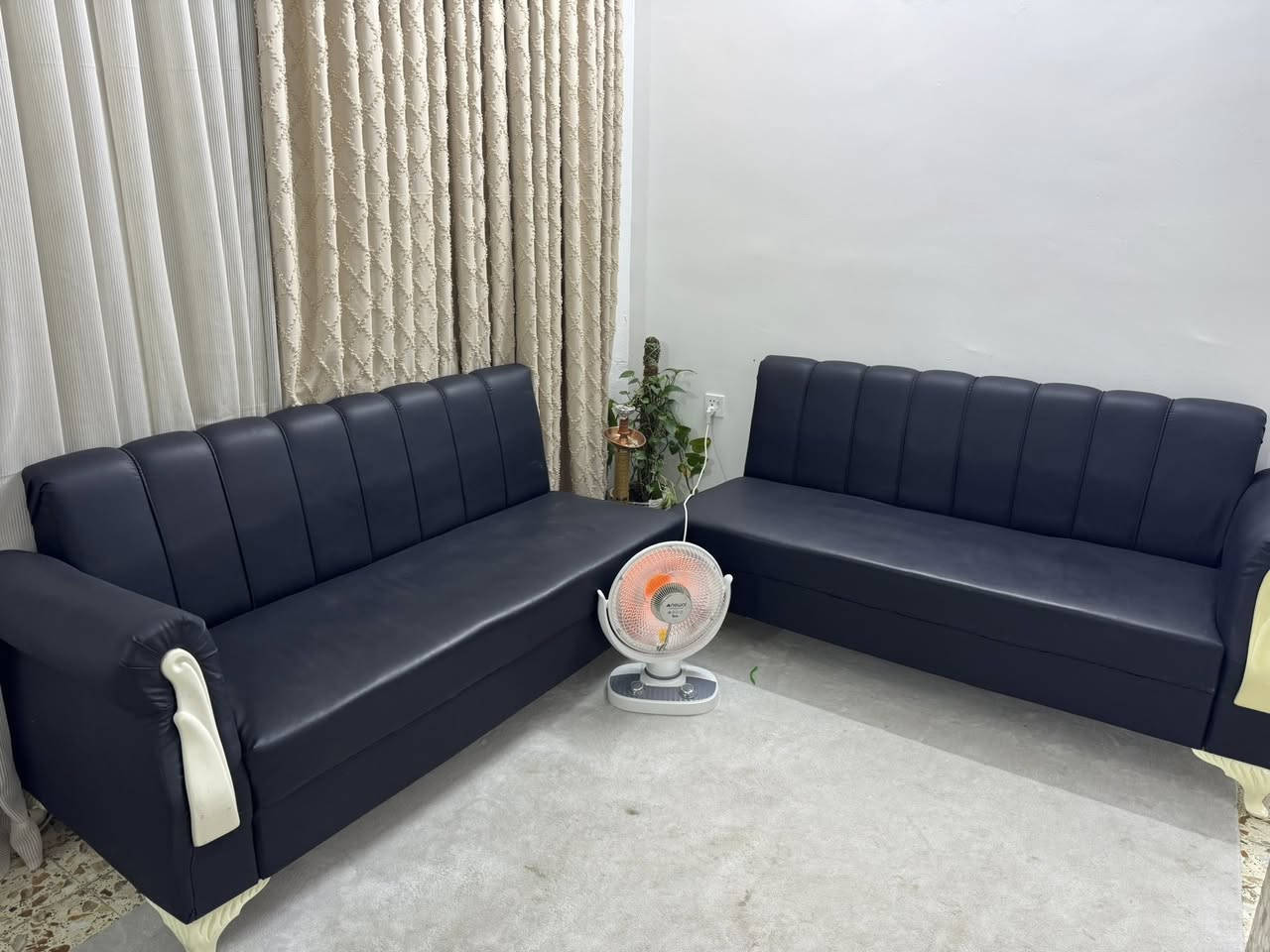 السلام عليكم تخم جلد  للبيع جديد ما بي مشكله لشراي  يتصل ***********
