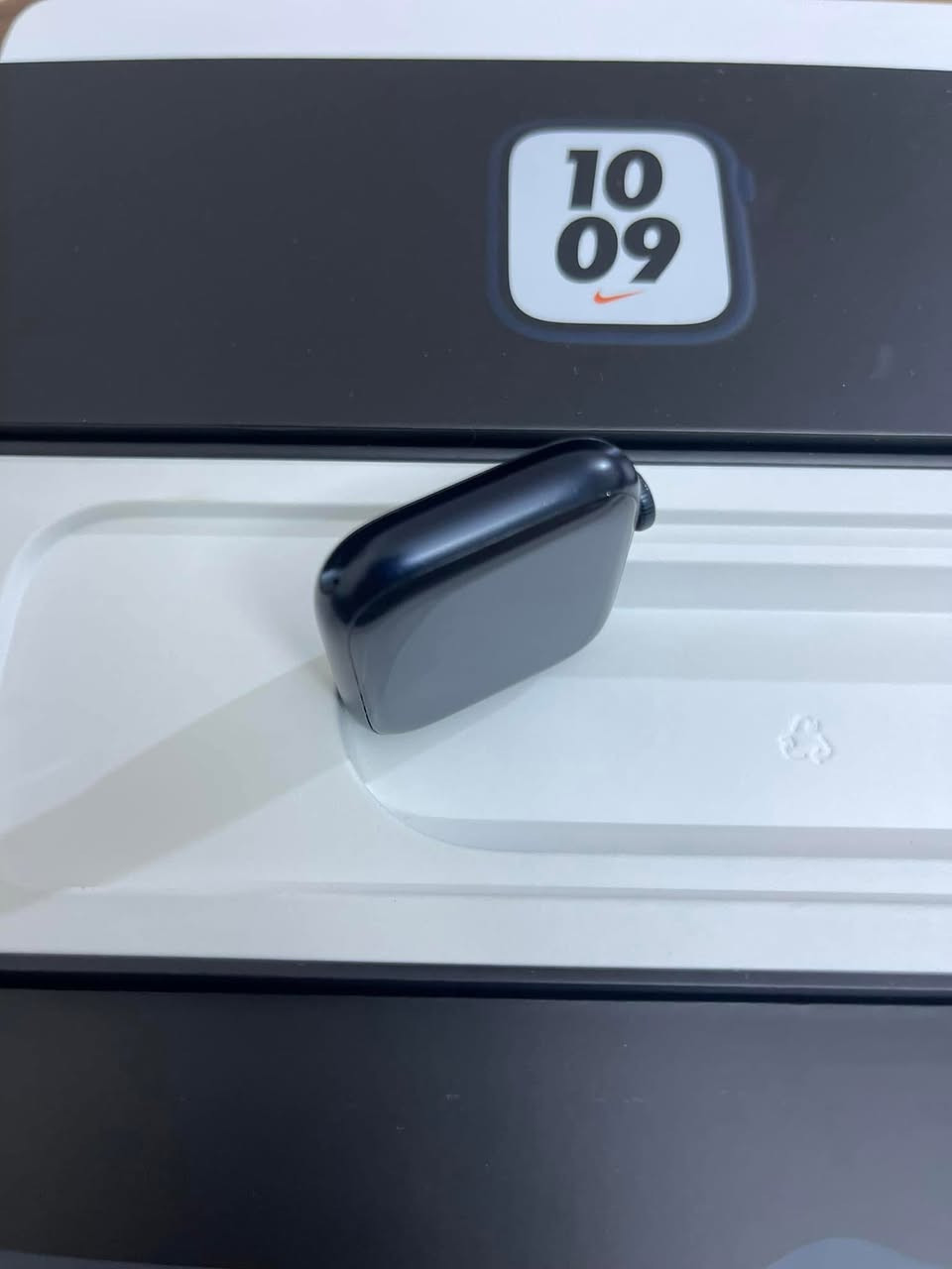 WATCH 7 Nike
لون مدنايت 
حجم 45
 🔋94% 
ملحقات كاملة سير عادي
السعر 200 قفل 🔒
بغداد الدورة 
 ***********
