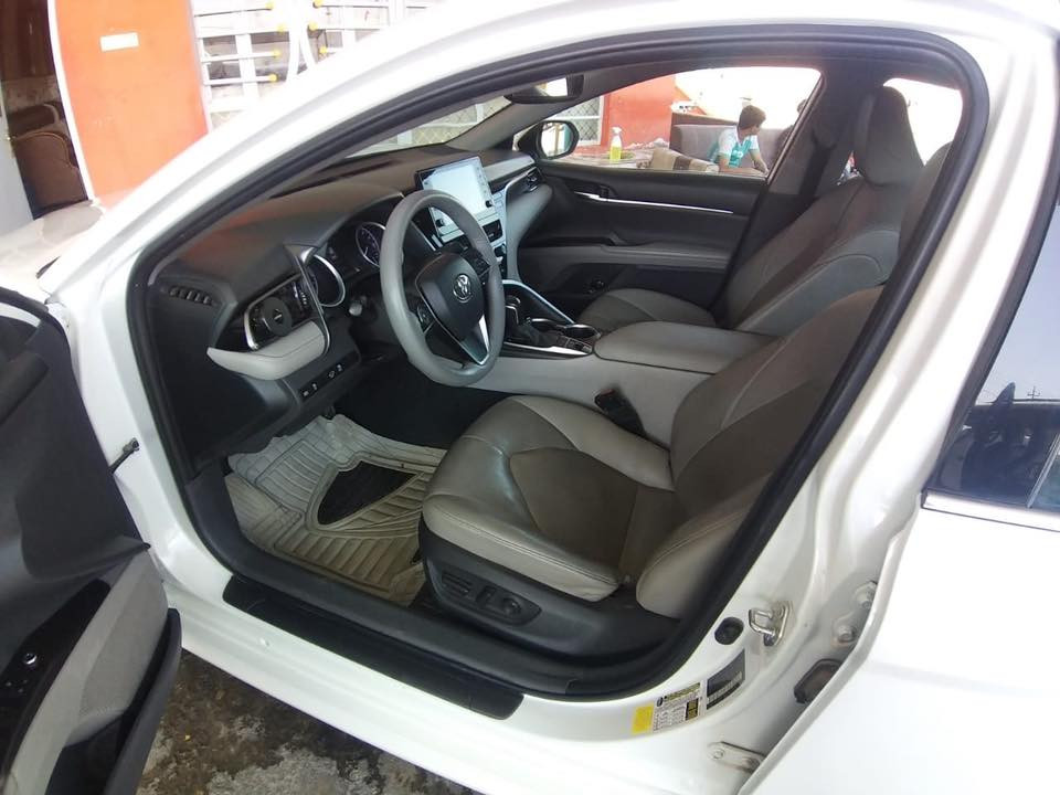 سلام عليكم.
لبيع كامري موديل 2022 هايبرد فئة XLE 

فول مواصفات 

كشنات كهرباء امامية و تدفئة كشنات

بصمة بعد هواي مواصفات بيها 

ضررها فقط جاملغ خلفي و صندوق نفسهن راجعات 

بيها نص باب كلير من امريكا 

رقم بغداد سيارة 

سعر خاص 

مكان ديالى بعقوبة 

تفاصيل اكثر واتساب ***********
