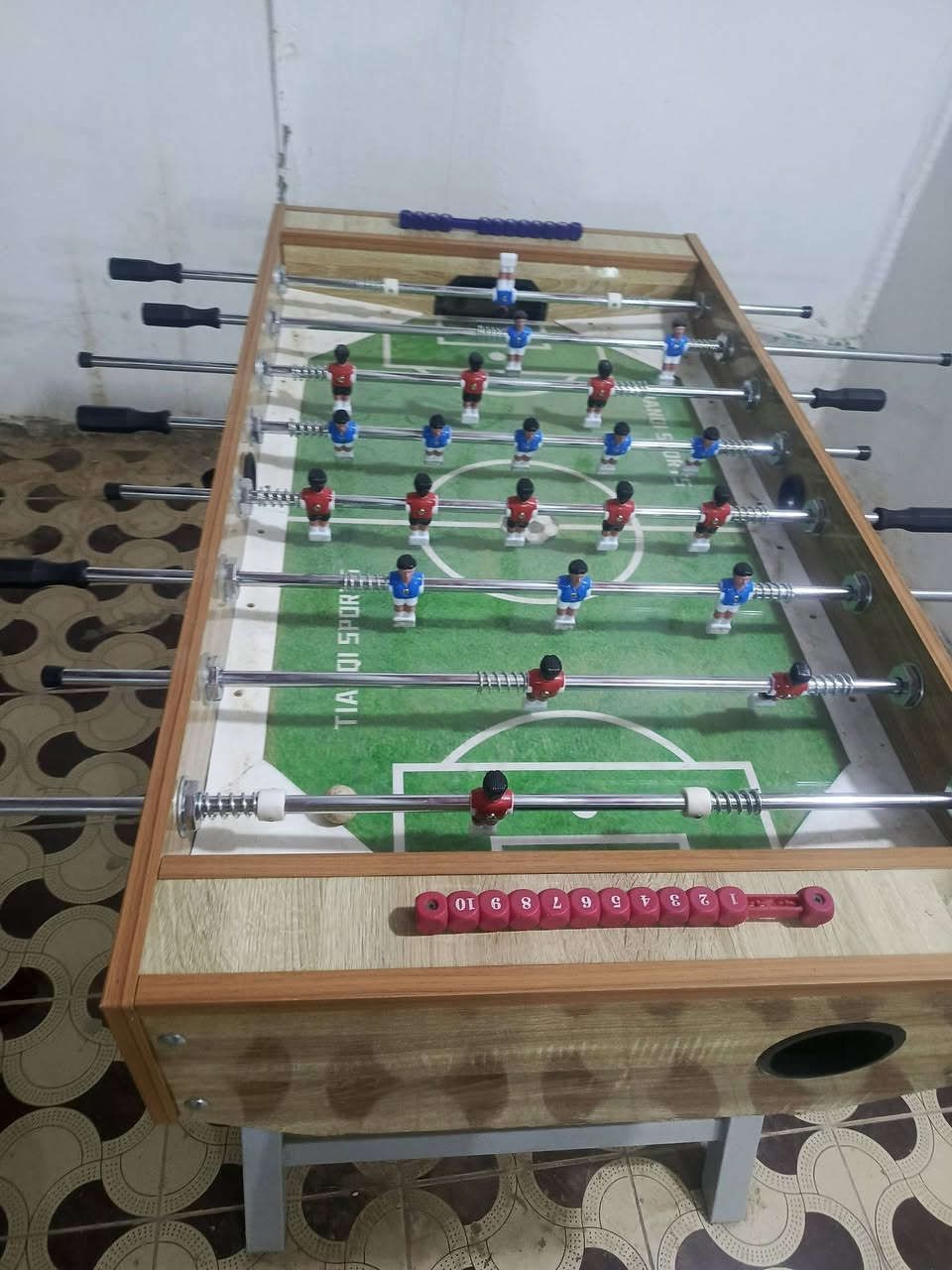 منضدة وفيش للبيع مكان كنعان سعر مناسب 
***********
