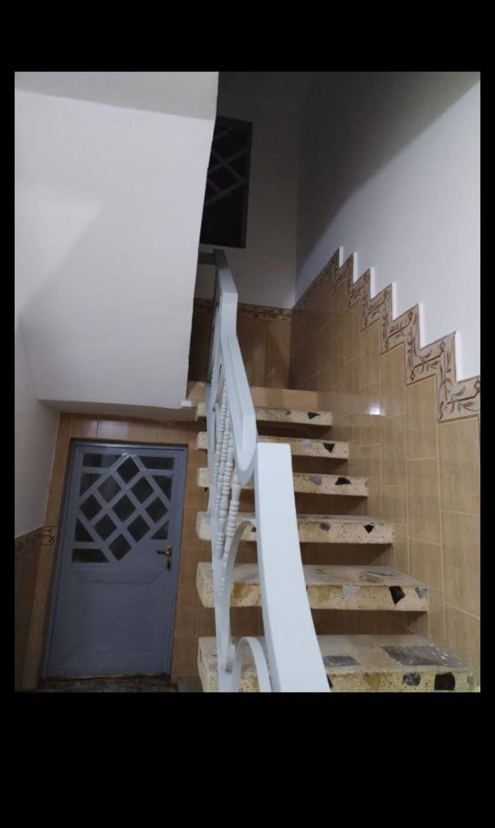 بسم الله الرحمن الرحيم 
تابع الصفحه ليصلك كل ماهو جديد
مكتب الابرار للعقار 

🌹 دار  للبيع  مساحه  200  متر 
🌹 حي السلام منطقه ال 37  
🌹 شارع 10 قرب مدارس الامام علي 
🌹 بناء صب كونكريت 
🌹 بناء نظيف جدا ومكان مميز 
🌹 غرفتين نوم 

💎 طابق الاول 
غرفتين  و صاله واستقبال ومطبخ وصحيات وطارمه كبيره 

للاستفسار الاتصال عله 
***********

🌷 عنوان المكتب نجف 
🌷 حي السلام نهايه شارع ابو الدجاج

ملاحظه..  عندك بيع عقار او عرصه او رهن او ايجار يرجى مراسلتنا عله الخاص او الاتصال على الرقم واتساب النجف, العراق
