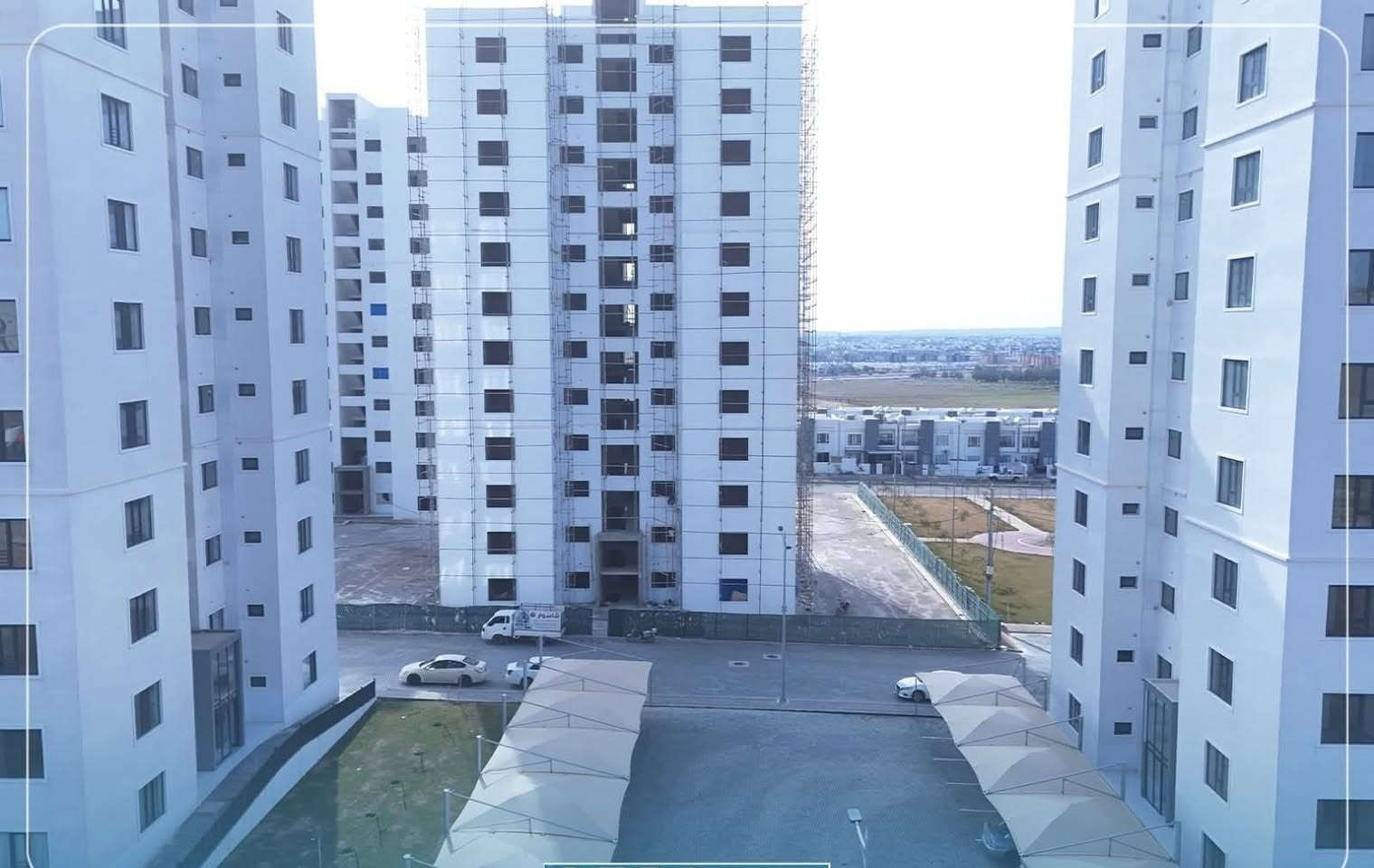 شوقە بۆ کرێ 
لە بەرزاییەکانی بەردەسور
***********
