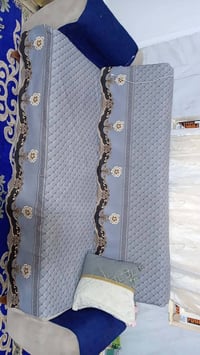 قنفات ٨ مقاعد • ٢ كبار ٢ صغار • نظيف