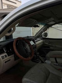 لكزز ٢٠١٣  ماشيه ٢١٧٠٠ مكفول من كل شي (ماعدا الدعاميات صبغ بدون اي ضرب...