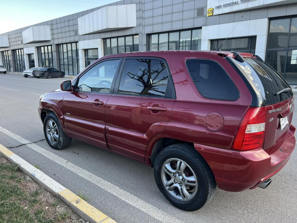 کیای سپۆرتاج ساخ دوبەی
مۆدیل 2008
تۆماتیک
سەیارەکە ساخە
جلدو هیتەرە 
سلاید
دەبل ئەکسل ئیشەکا
تەبرید ساردو گەرم ئیشەکا
دەعمو لیدراوی نیە  
گێرو مەکینە بەشەرت
سعری کۆتای 42$ گەلا 
***********
