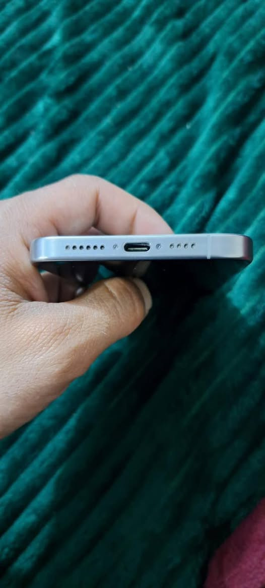 السلام عليكم
ايفون 15 برو ماكس 

ماستر نموذج M 

كامل ملحقات

ذاكرة / 256

بطاريه / 95 

عدد دورات الشحن /233

الجهاز / مكفول عل فحص شخط مابي واستخدام شخصي

المكان / بغداد الحسينية

السعر / 1100


**إذا كنت صاحب هذا الإعلان وتريد حذفه لأي سبب، رجاءا أرسل رسالة إلى الدعم الفني**