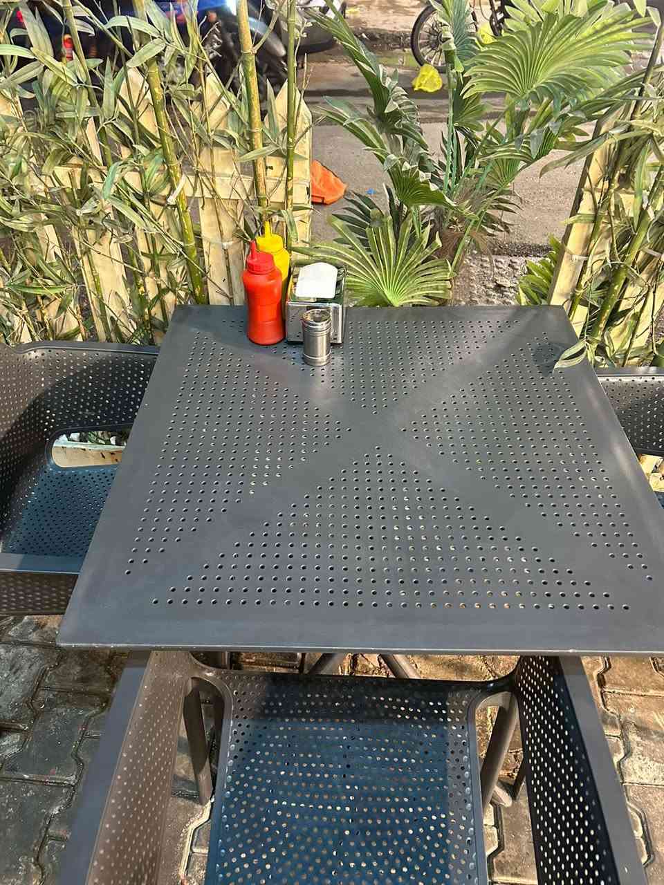 السلام عليكم
ميوزه استعمال قليل للبيع
6 ميوزه 
18 كرسي


**إذا كنت صاحب هذا الإعلان وتريد حذفه لأي سبب، رجاءا أرسل رسالة إلى الدعم الفني**