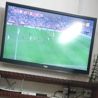 تلفزيون شينون حجم ٤٣* سلم الحالة : شغال وبحالة جيدة  مع جهاز tv box an...