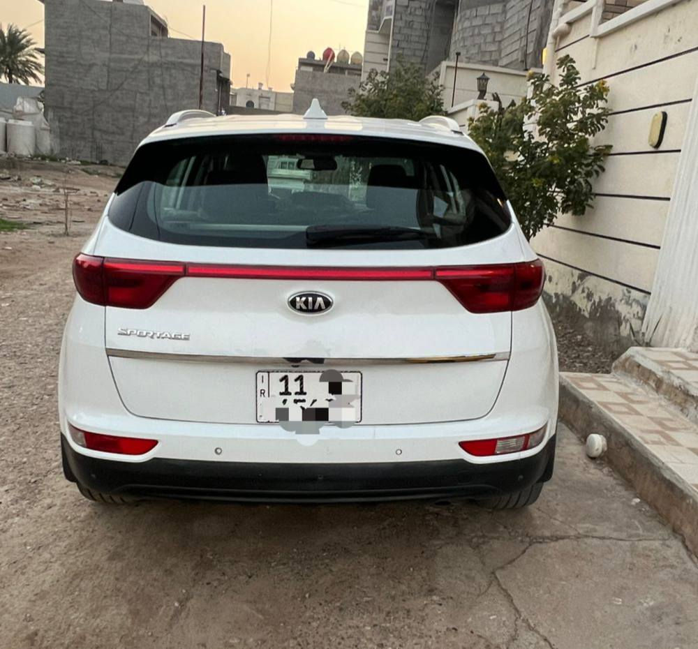 السلام عليكم كيا اسبورتج 2017 ابيض صدفي بصمه و اريل نفكيشين شاشه اصليه مري ترحيب كشنات جلد حساس امامي خلفي   تحكمات جهتين .رادار  الباب الخلفيه اليمنه بيها ربع صبغ والجنطه بيها بارد سعرها 177 وبيها مجال بسيط للأستفسار ***********
