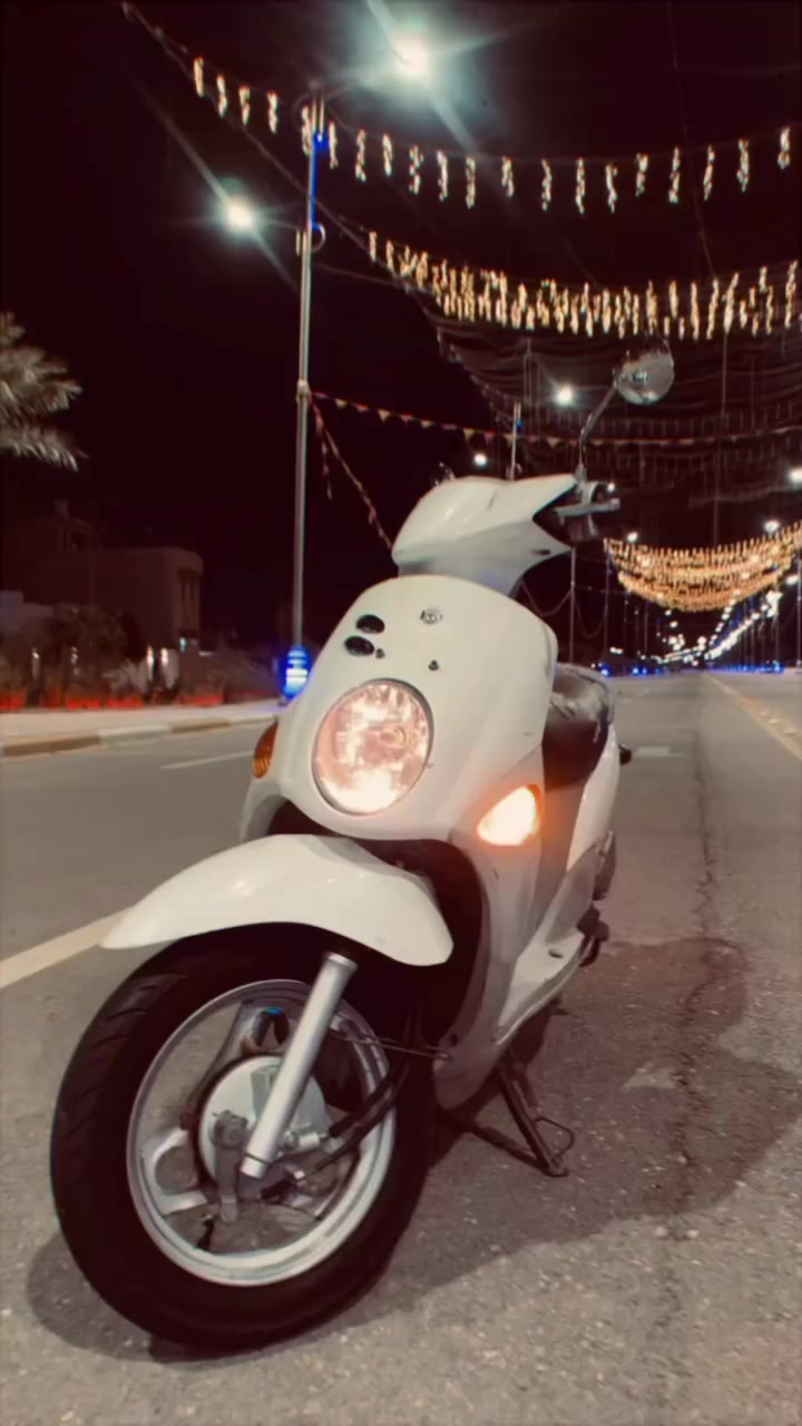 سلام عليكم فله للبيع  مكفول  ما صالي. هوايه من طلعتها من الرمبه ماشيه 6000 ماكن كوت  ***********
