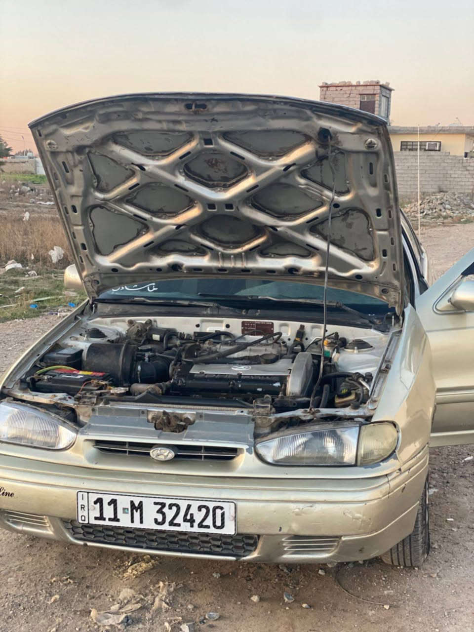 انتره موديل 95 ابسمي سياره كلش نضيفه  سنويه ال 29 رقم مشروع وطني ديالى ***********4
