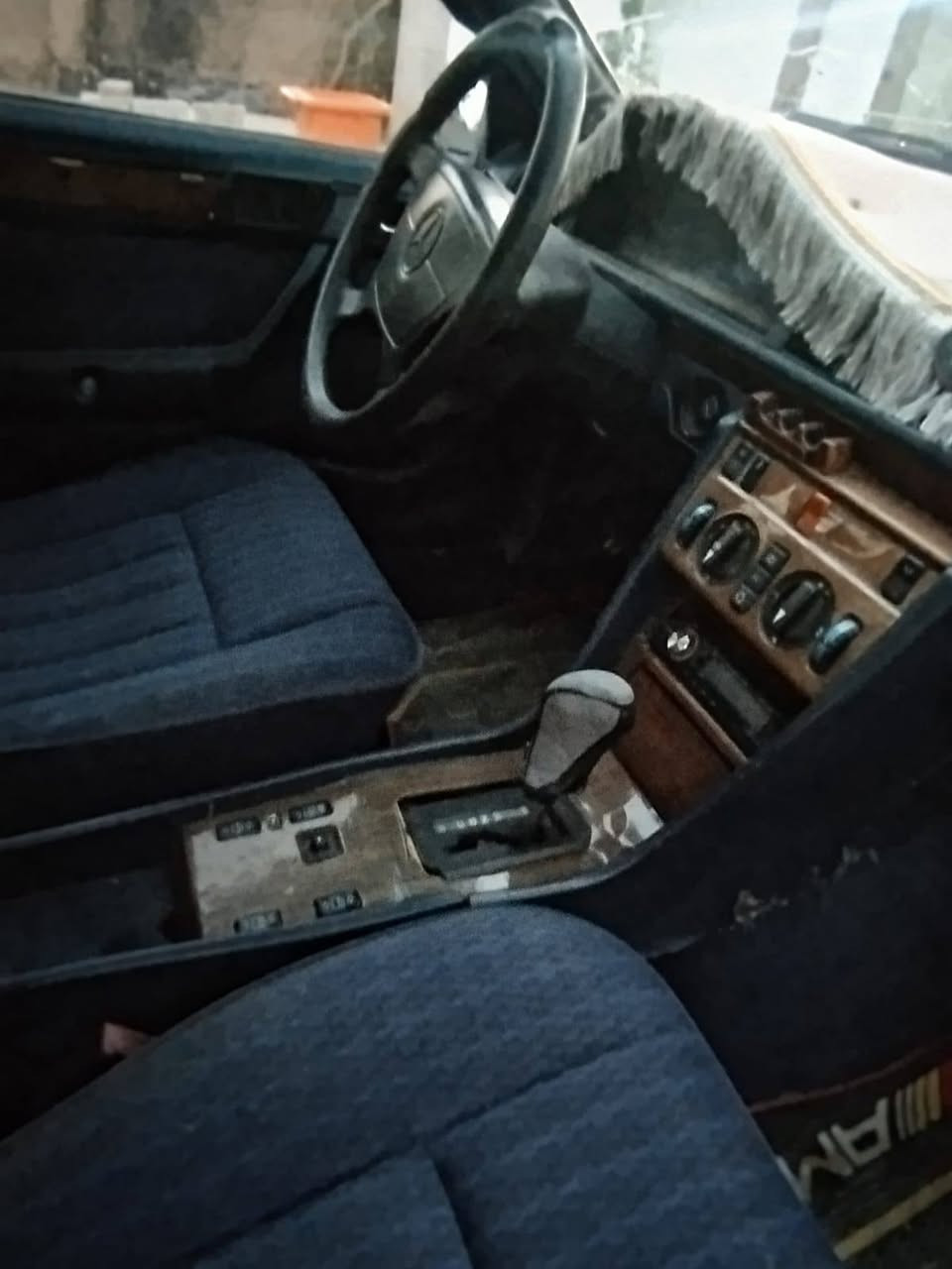 مارسدس مكينه وكير بطه جديد
1996 فول موصفات كل كهربائي تحويل ثاني يوم سنويه لل 2031
***********
